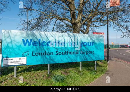Cartello d'ingresso dell'aeroporto Southend di Londra, Southend on Sea, Essex, Regno Unito. Cartello di benvenuto Foto Stock