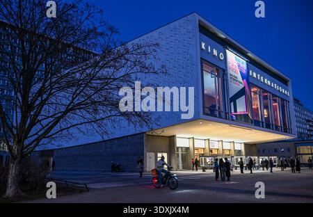 Berlino, Germania. 3 marzo 2026. La riapertura del Kino International viene celebrata con un ricevimento. Il cinema è stato rinnovato per 18 mesi in linea con il suo status elencato. Le proiezioni sono riprese il 26 febbraio. Crediti: Jens Kalaene/dpa/Alamy Live News Foto Stock