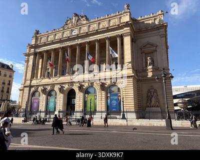 Palais de la Bourse, Borsa di Marsiglia e camera di commercio. Grande edificio neoclassico del XIX secolo sulla Canebière, Marsiglia, fra Foto Stock