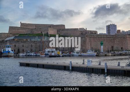 Fort Saint-Jean, Fort Saint-Jean. Storica fortificazione militare a guardia dell'ingresso al Vieux-Port (Porto Vecchio) di Marsiglia, Francia. 17° centr Foto Stock