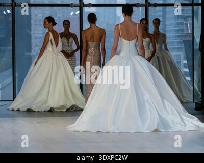 Nicole + Felicia © Frank Rocco Foto Stock