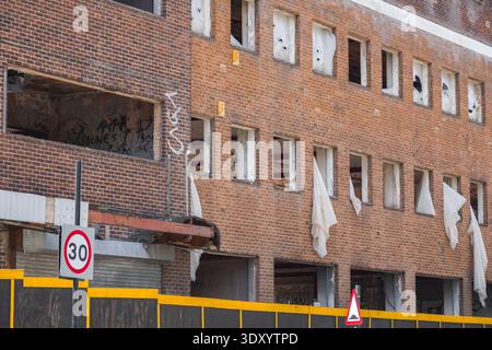 Esterno di un edificio abbandonato a Stratford, Londra, Regno Unito Foto Stock