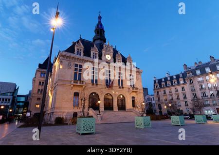 Costruito tra il 1887 e il 1891, il municipio di Vincennes, una città ad est di Parigi. Foto Stock