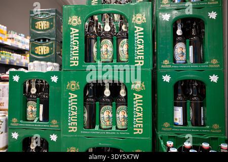 Allgäuer birreria principesco assortimento di birra Kempten, bevande alcoliche, marchio bavarese tedesco, alcol, bottiglie di vetro di deposito, casse, supermercato, Treviri Foto Stock
