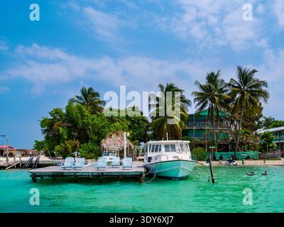 Lungomare di Caye Caulker, Belize District, Belize Foto Stock