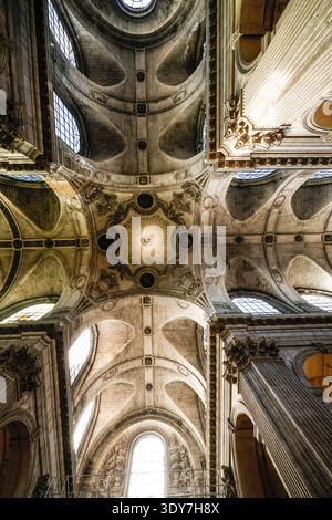 CHIESA DI SAINT SULPICE PARIGI Foto Stock