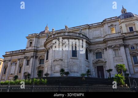 Facciata posteriore della Basilica di Santa Maria maggiore, la Basilica Papale di Santa Maria maggiore, una storica chiesa di pellegrinaggio a Roma, Italia Foto Stock
