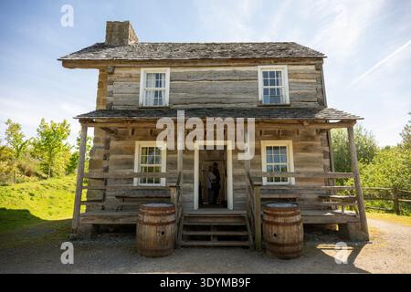 Questa casa fu venduta da Richard McCallister, un agricoltore yeoman, vicino a Tyler Creek, in Virginia Occidentale. L'Ulster American Folk Park è un museo all'aperto J. Foto Stock