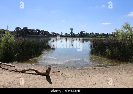 Etang de Saint Quentin, più Grand lac des Yvelines, comune di Montigny le Bretonneux, Saint Quentin en Yvelines, département des Yvelines, Francia Foto Stock