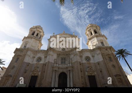 Vista della cattedrale di Cádiz, Andalusia, Spagna Foto Stock