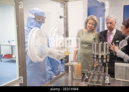 Niel, Belgio. 10 marzo 2026. Re Filippo - Filip del Belgio e la regina Matilde del Belgio sono ritratti durante una visita reale al Parco scientifico dell'Università di Anversa a Niel, martedì 10 marzo 2026. BELGA FOTO JONAS ROOSENS credito: Belga News Agency/Alamy Live News Foto Stock