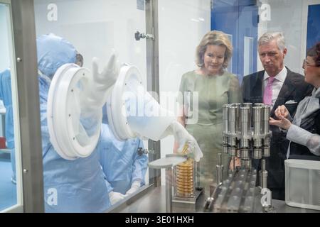 Niel, Belgio. 10 marzo 2026. Re Filippo - Filip del Belgio e la regina Matilde del Belgio sono ritratti durante una visita reale al Parco scientifico dell'Università di Anversa a Niel, martedì 10 marzo 2026. BELGA FOTO JONAS ROOSENS credito: Belga News Agency/Alamy Live News Foto Stock