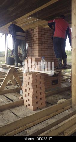 Mattoni come materiale da costruzione popolare nel settore delle costruzioni Foto Stock