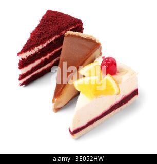 Pezzi di vari tipi di torte isolati su bianco Foto Stock