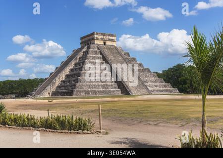 Piramide di Chichen Itza - Tempio di Kukulcan (El Castillo) - Chichen Itza, Yucatan, Messico Foto Stock