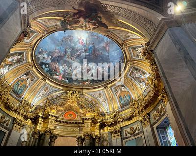 Parigi, Francia. Vista della Cappella della Vergine all'interno della chiesa di Saint-Sulpice. Foto Stock