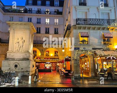 Parigi, Francia. Vista del monumento storico Fontaine de Mars. Foto Stock