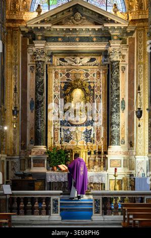 Roma. Italia. Basilica di San Giovanni Battista dei Fiorentini, Cappella di nostra Signora della Misericordia / Cappella della Madonna della Misericordia disegnata da Car Foto Stock
