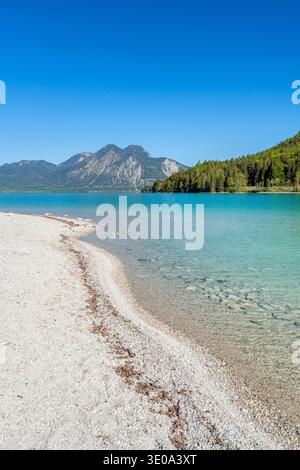 Vista dal Walchensee a Herzogstand (1731 m), alta Baviera, Baviera, Germania Foto Stock