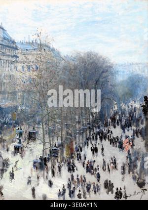 Questo dipinto a olio su tela del 1873 di Claude Monet, intitolato "Boulevard des Capucines", cattura una vivace scena di strada parigina da un alto punto panoramico. L'opera d'arte impressionista mette in mostra un paesaggio urbano innevato con figure sfocate, alberi senza foglie e dettagli architettonici sotto un cielo luminoso, caratteristica del suo stile impressionista primitivo. Foto Stock