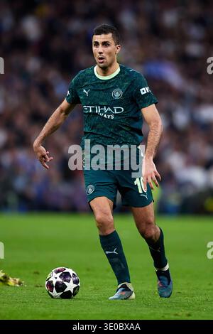 MADRID, SPAGNA - 11 MARZO: Rodri Hernandez del Manchester City durante il turno di UEFA Champions League 2025/26 del 16° turno di prima tappa tra il Real Madrid CF e il Manchester City FC all'Estadio Santiago Bernabeu l'11 marzo 2026 a Madrid, Spagna. (Foto di QSP) Foto Stock