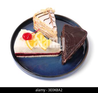 Pezzi di vari tipi di torte isolati su bianco Foto Stock
