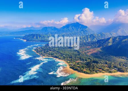 Oahu, Hawaii, costa nord vista dall'elicottero. Foto Stock