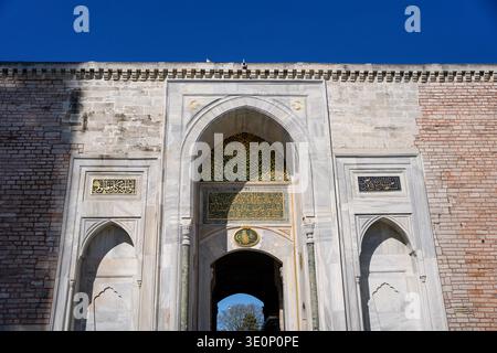 Ingresso ornato del Palazzo Topkapı a Istanbul, Turchia Foto Stock