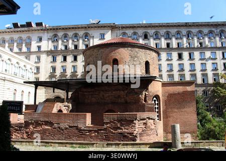 Chiesa Rotunda di San Giorgio Sofia agosto 2024 antica architettura in mattoni e rovine romane in estate Foto Stock