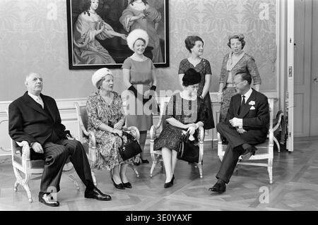 Visita del Presidente De Gaulle nei Paesi Bassi. Al Huis Ten Bosch per pranzo, 1963 Foto Stock