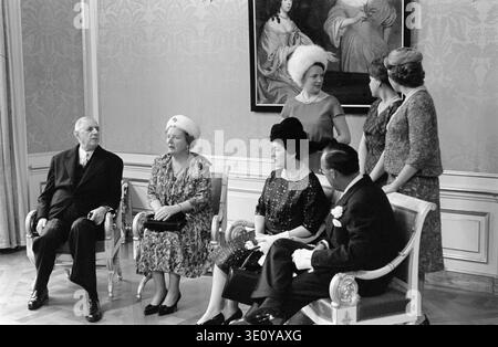 Visita del Presidente De Gaulle nei Paesi Bassi. Al Huis Ten Bosch per pranzo, 1963 Foto Stock