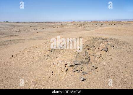 Paesaggio roccioso solcato da erosione, Valle della Luna, Parco Namib-Naukluft, Namib Desert, Namibia Foto Stock