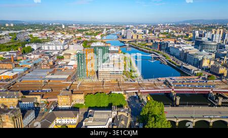 Vista panoramica del fiume Clyde nel centro di glasgow, Scozia. IMMAGINE Foto Stock