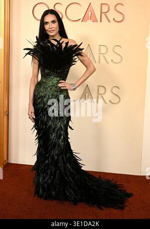 Hollywood, Stati Uniti. 15 marzo 2026. Demi Moore arriva al 98° Academy Awards tenutosi al Dolby Theatre il 15 marzo 2026 a Hollywood, CA. © Valerie Goodloe/AFF-USA.com credito: AFF/Alamy Live News Foto Stock