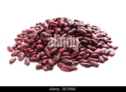 Mucchio di fagioli rossi su sfondo bianco Foto Stock