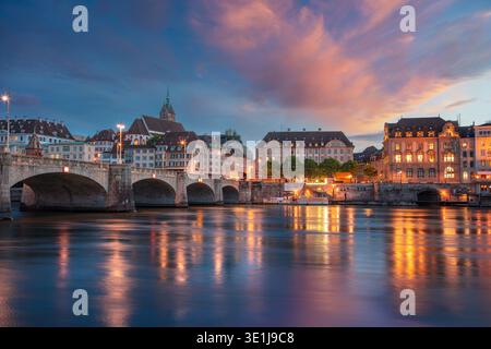 Minneapolis, Minnesota, skyline, Stati Uniti, America, città, ponte, paesaggio urbano, grattacielo, esterno dell'edificio, architettura, viaggi, all'aperto, fiume, Mississi Foto Stock