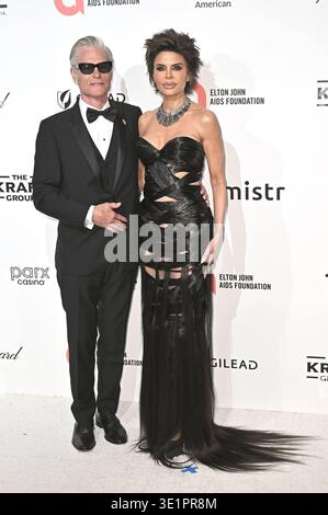 Harry Hamlin e Lisa Rinna bei der 34. Elton John AIDS Foundation Academy Awards Viewing Party 2026 anlässlich der 98. Oscarverleihung im West Hollywood Park. West Hollywood, 15.03.2026 *** Harry Hamlin e Lisa Rinna al 34 Elton John AIDS Foundation Academy Awards Viewing Party 2026 al 98° Academy Awards a West Hollywood Park West Hollywood, 15 03 2026 foto:xD.xStarbuckx/xFuturexImagex elton 6557 Foto Stock