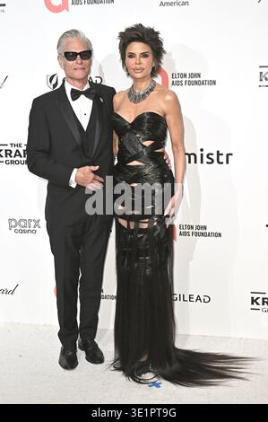 Harry Hamlin e Lisa Rinna bei der 34. Elton John AIDS Foundation Academy Awards Viewing Party 2026 anlässlich der 98. Oscarverleihung im West Hollywood Park. West Hollywood, 15.03.2026 Foto Stock