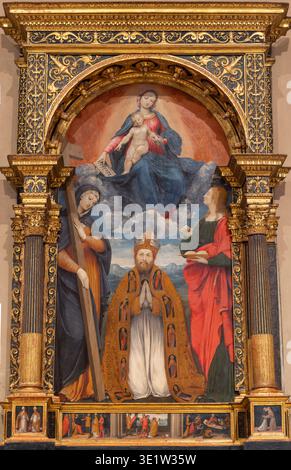 VIGEVANO, ITALIA - 18 GENNAIO 2026: Il rinaissnace della Madonna con Sant'Elena, Tommaso Becket e Sant'Agnese nella Cattedrale di Sant'Ambrogio Foto Stock