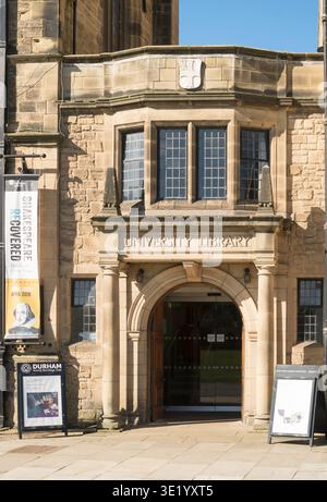 Ingresso all'edificio della biblioteca Palace Green nella città di Durham, Inghilterra nord-orientale, Regno Unito Foto Stock