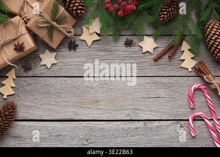Sfondo di Natale con abete e decorazione Foto Stock