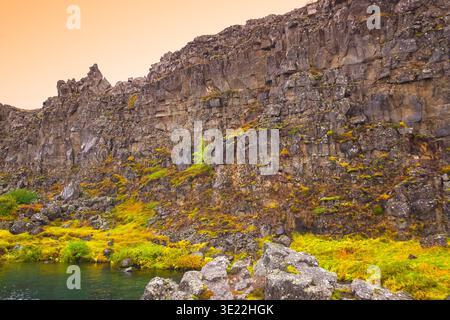 Insolito ambiente tettonico e vulcanico al Parco Nazionale di Thingvellir in Islanda Foto Stock