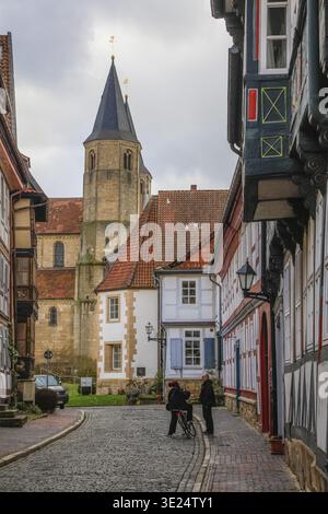 Case in legno a Hinterer Bruehl, Basilika Sankt Godehard, Hildesheim, bassa Sassonia, Germania Foto Stock