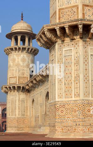 Itmad-Ud-Daulah della tomba conosciuta anche come Baby Taj Mahal, Agra, India Foto Stock