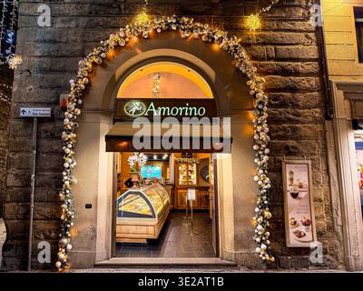 L'ingresso ad una filiale dell'Amorino gelato , una popolare gelateria in via del corso a Firenze, Italia Foto Stock