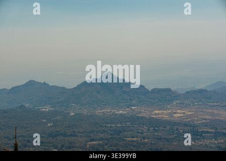 Tepoztlan, Messico - 26 marzo 2024. Montagne Tepozteco Foto Stock