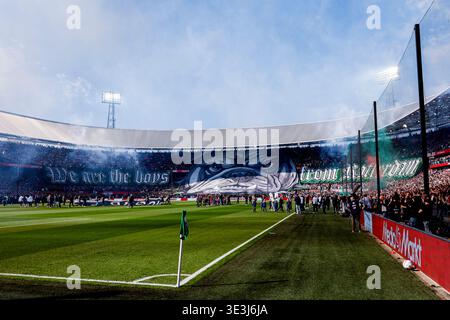 Striscione dei tifosi del Feyenoord prima dell'incontro olandese Eredivisie tra il Feyenoord Rotterdam e l'AFC Ajax allo Stadion Feijenoord il 22 marzo 2026 a Rotterdam, Paesi Bassi. (Crediti: WART Brinkerhof/MTB-Photo/Alamy Live News) Foto Stock