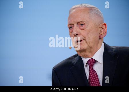 Houston, Stati Uniti. 23 marzo 2026. Il generale Jim Mattis, Segretario della difesa (2017-2018) e United States Marine Corps (RET.), parla sul palco durante la CERAWeek di S&P Global all'Hilton Americas di Houston, Texas, il 23 marzo 2026. La discussione su questo evento riunisce i leader mondiali dell'energia per esplorare il tema di "convergenza e concorrenza: Energia, tecnologia e geopolitica". (Foto di Marcus Ingram/Sipa USA) credito: SIPA USA/Alamy Live News Foto Stock