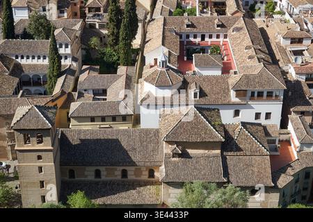 Tetti dello storico quartiere Albaicín a Granada, Spagna Foto Stock