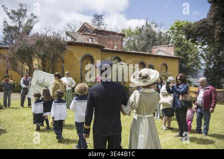 Due attori dilettanti recitano l'Imperatore d'Austria Carlo 1 o Carlo 1 e sua moglie Zita al Quinta Jardins do Imperador sulla riapertura dell'Empe Foto Stock